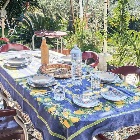 Casa de Férias Amazing In Santa Teresa Di Riva With Kitchen *