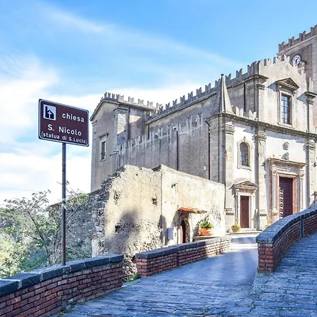 Amazing In Santa Teresa Di Riva With Kitchen Holiday home Capomulini